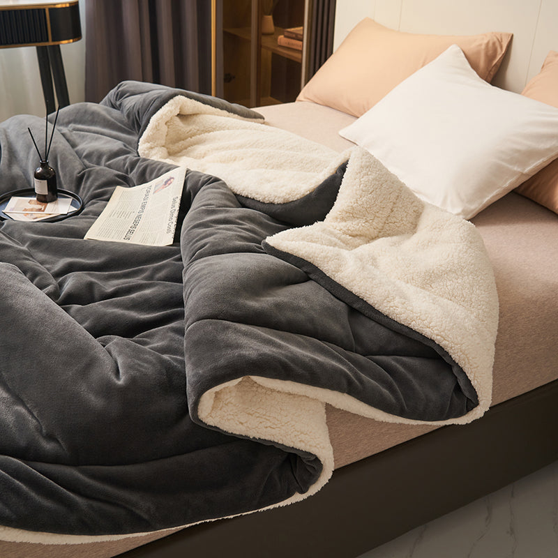 Reversible sherpa throw blanket, photo 9